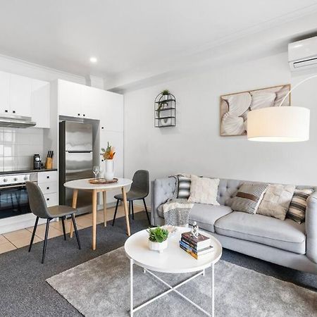メルボルンCozy 1 Bedder In St Kilda With Balconyアパートメント エクステリア 写真