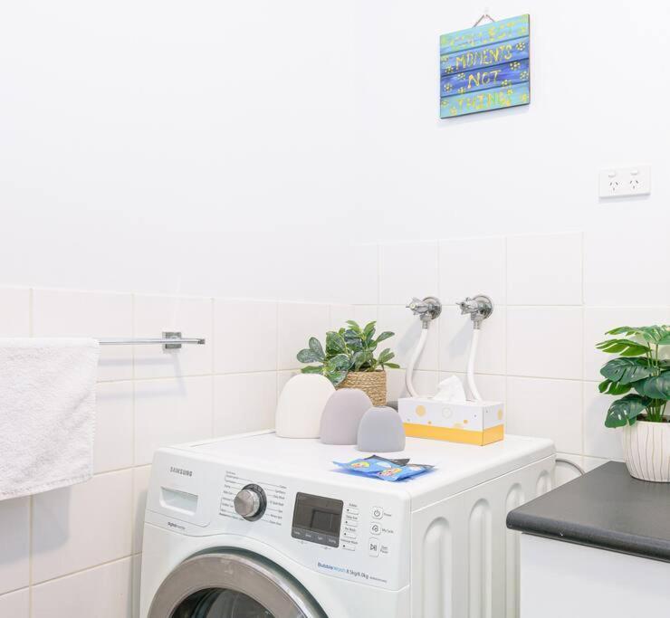 メルボルンCozy 1 Bedder In St Kilda With Balconyアパートメント エクステリア 写真