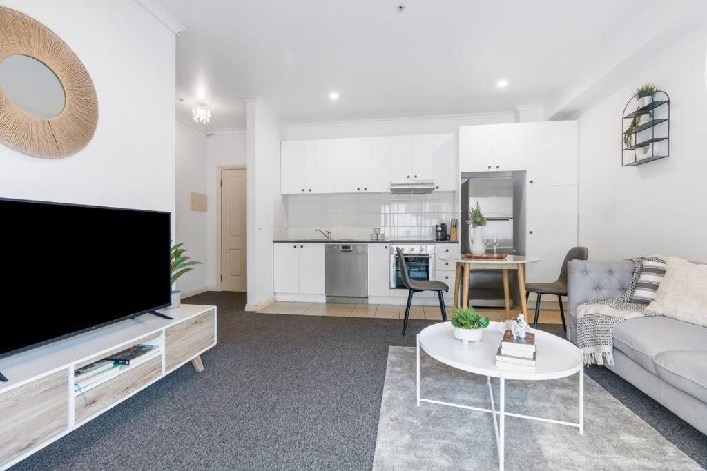 メルボルンCozy 1 Bedder In St Kilda With Balconyアパートメント エクステリア 写真